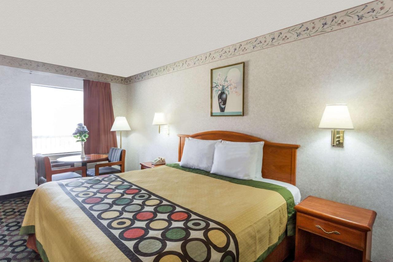  | Super 8 by Wyndham Ashburn