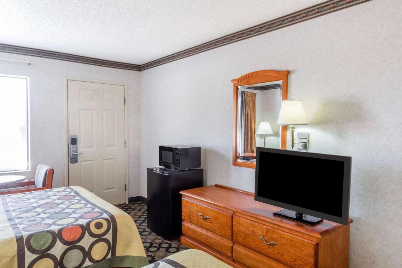  | Super 8 by Wyndham Ashburn