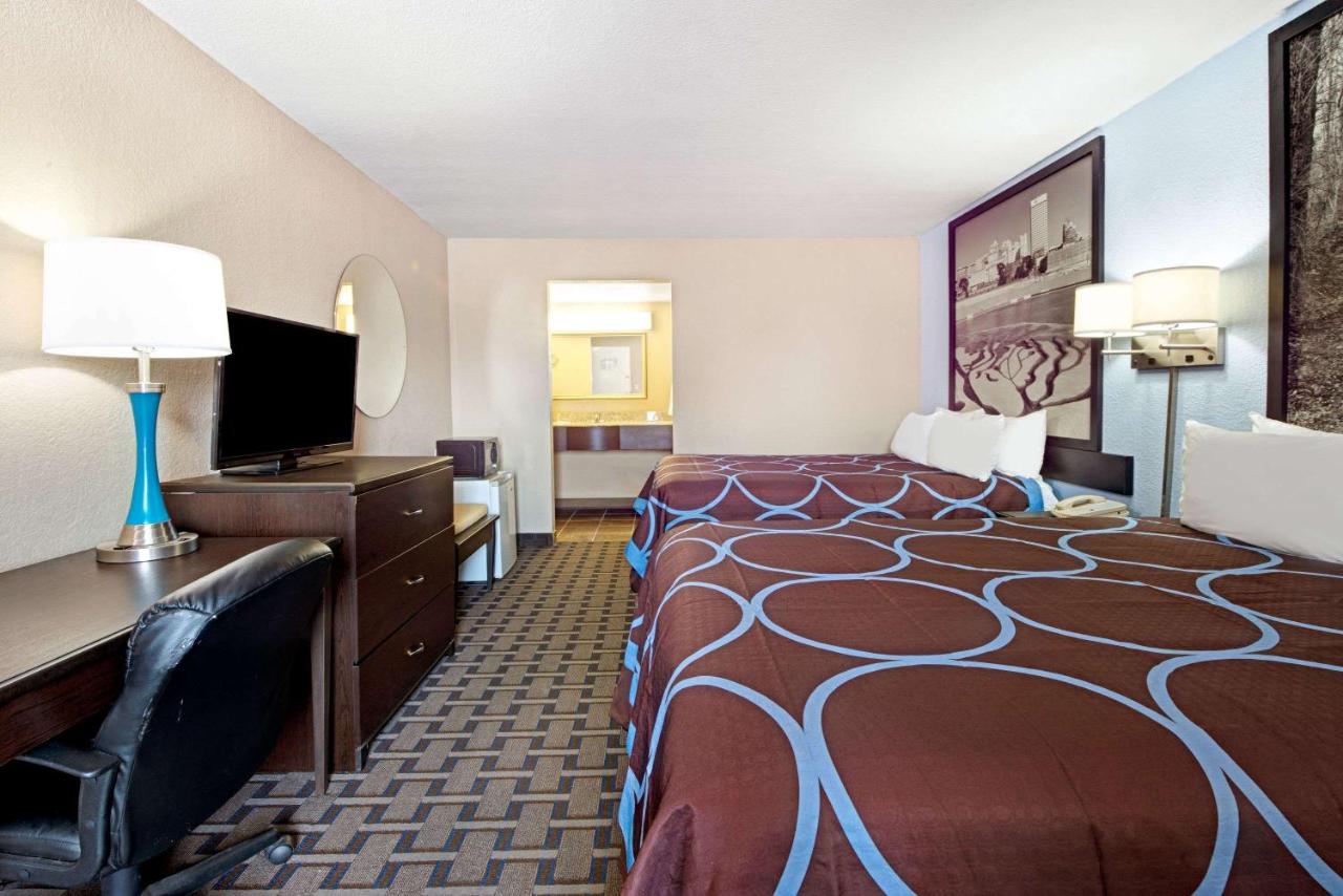 | Super 8 by Wyndham Lakeland