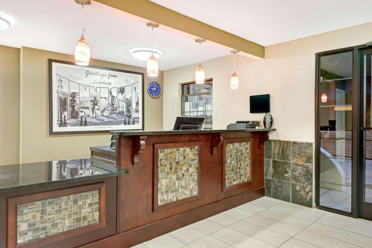 | Super 8 by Wyndham Lakeland