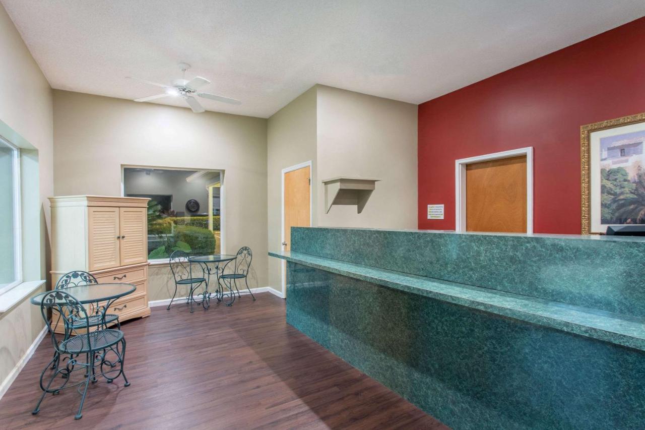  | Super 8 by Wyndham Monticello
