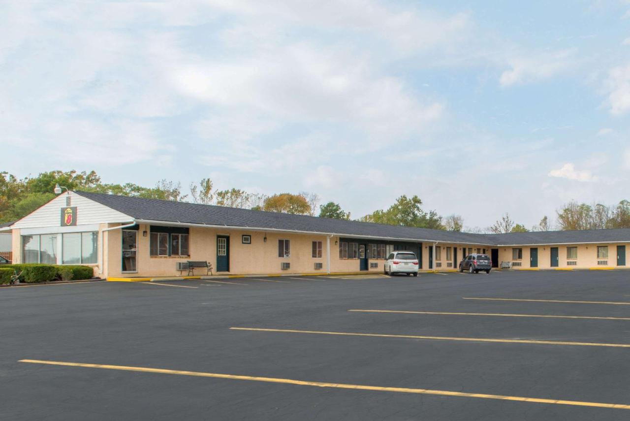 | Super 8 by Wyndham Centerville-Richmond