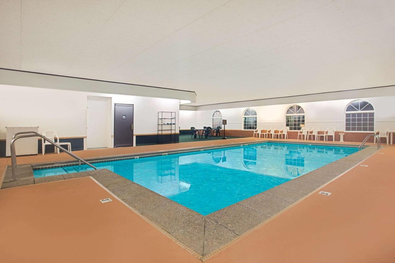  | Super 8 by Wyndham New Hampton