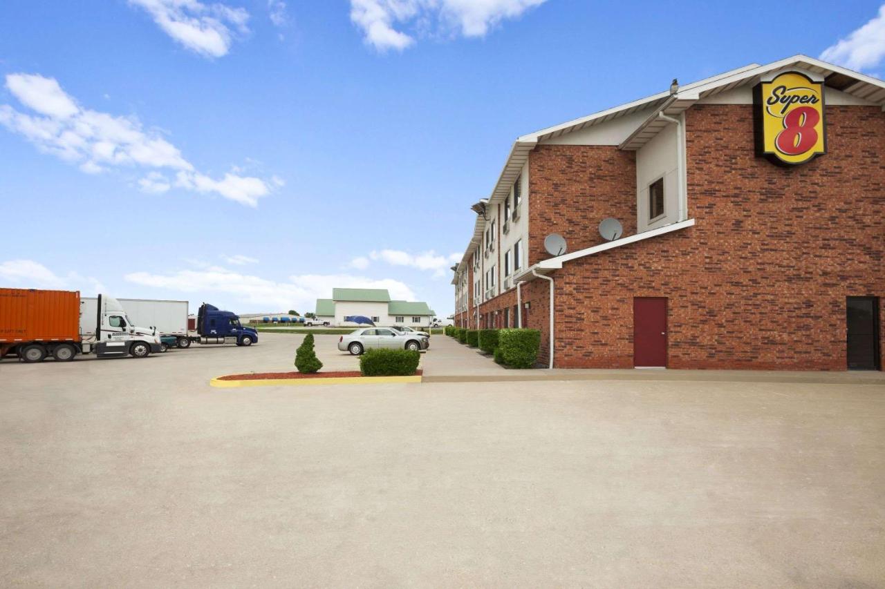 | Super 8 by Wyndham Bowling Green