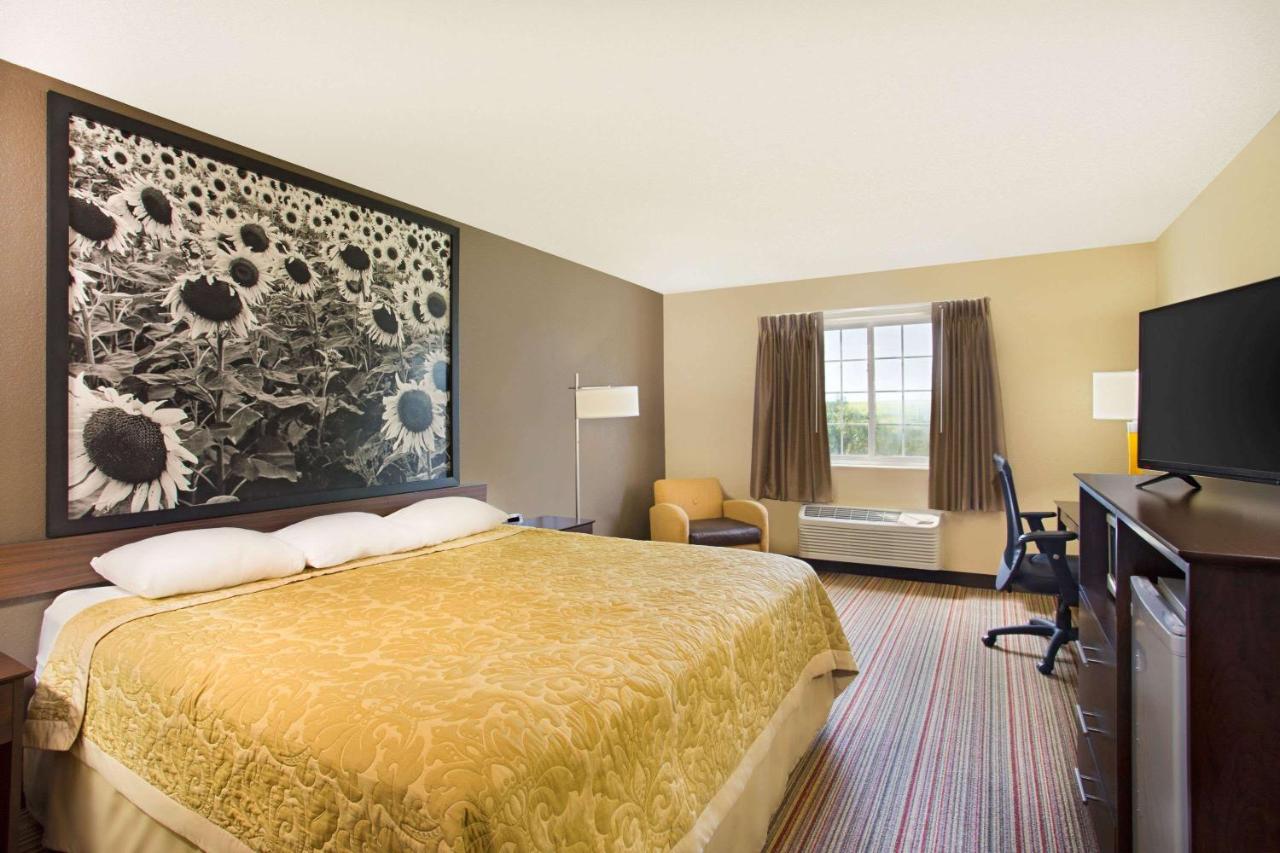 King Room - Non-Smoking at Super 8 by Wyndham New Hampton
