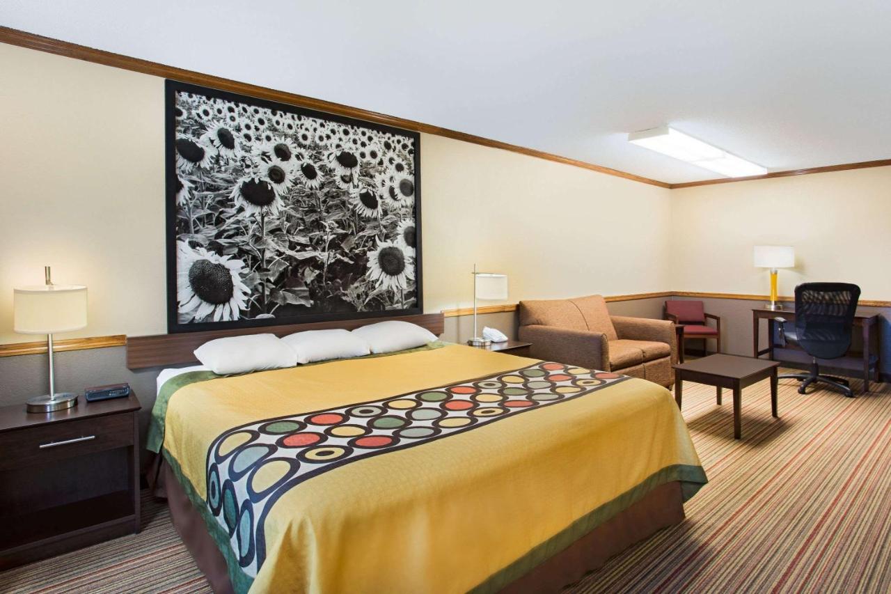  | Super 8 by Wyndham New Hampton