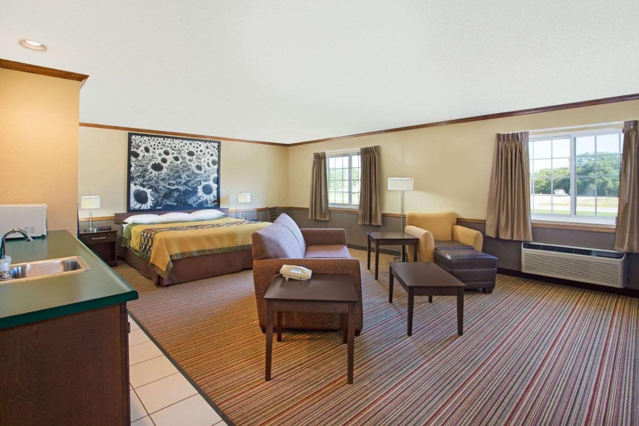  | Super 8 by Wyndham New Hampton