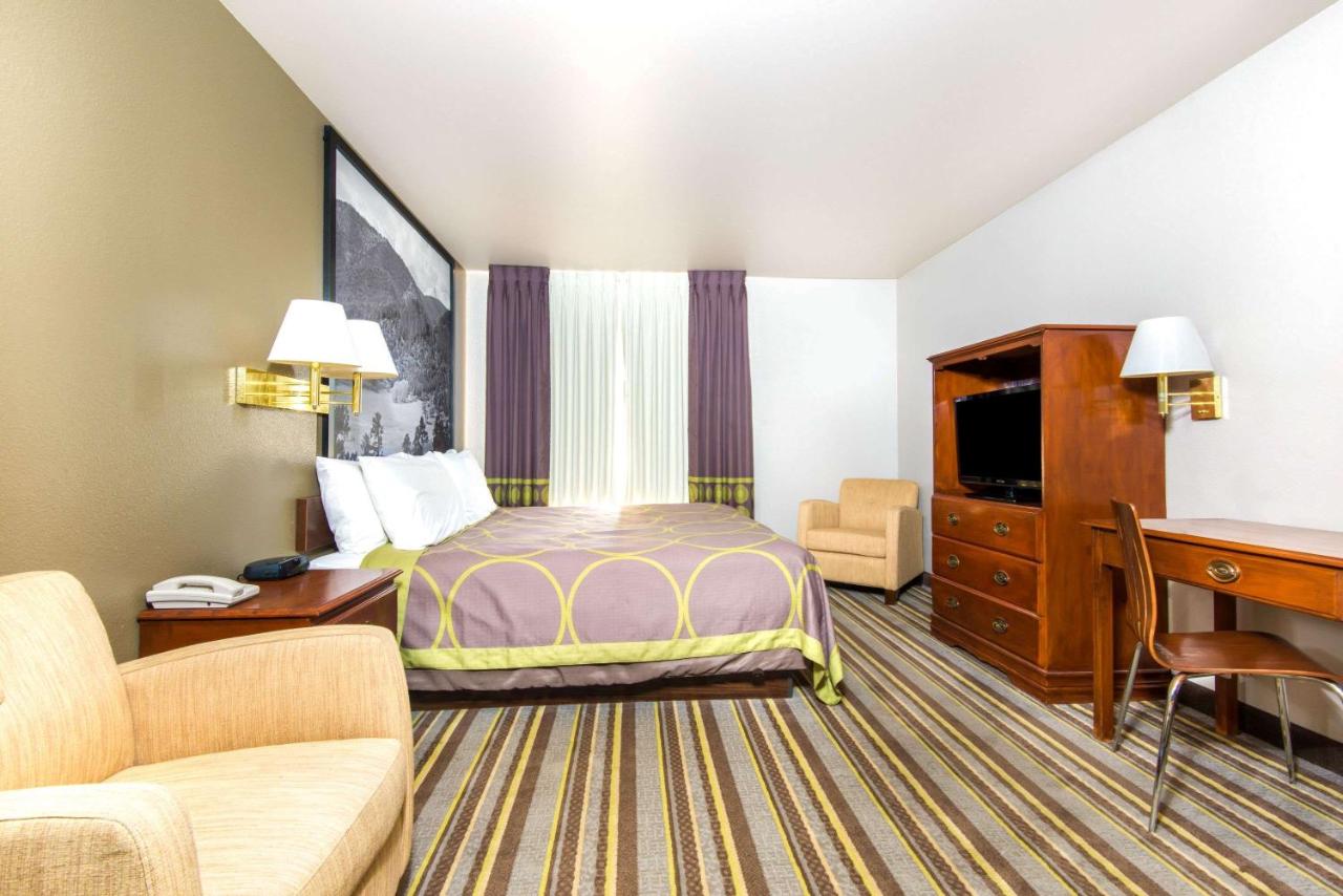 | Super 8 by Wyndham Buena Vista