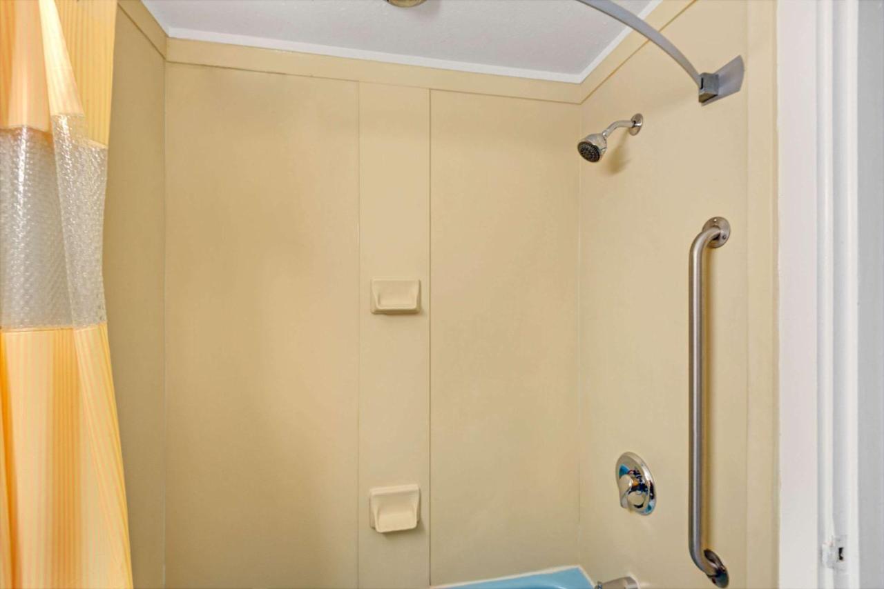 | Days Inn by Wyndham Kittery