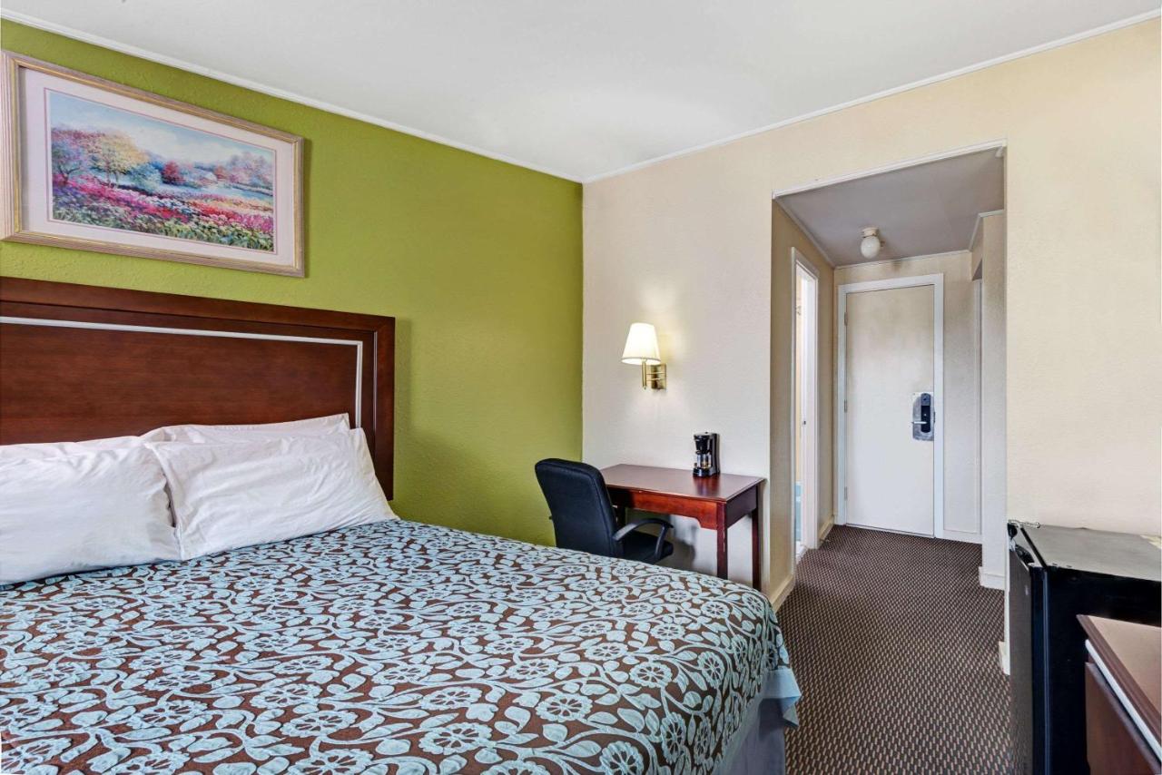 | Days Inn by Wyndham Kittery