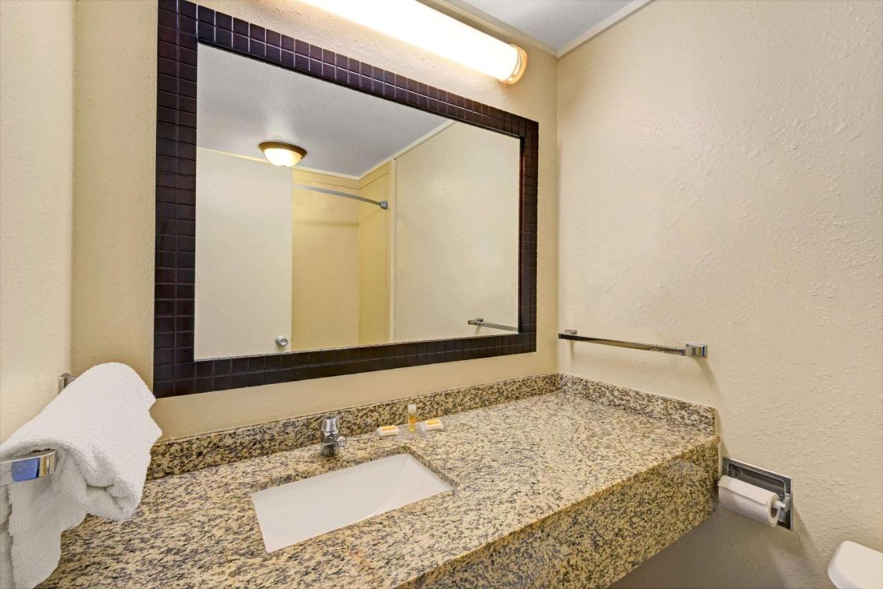 | Days Inn by Wyndham Kittery