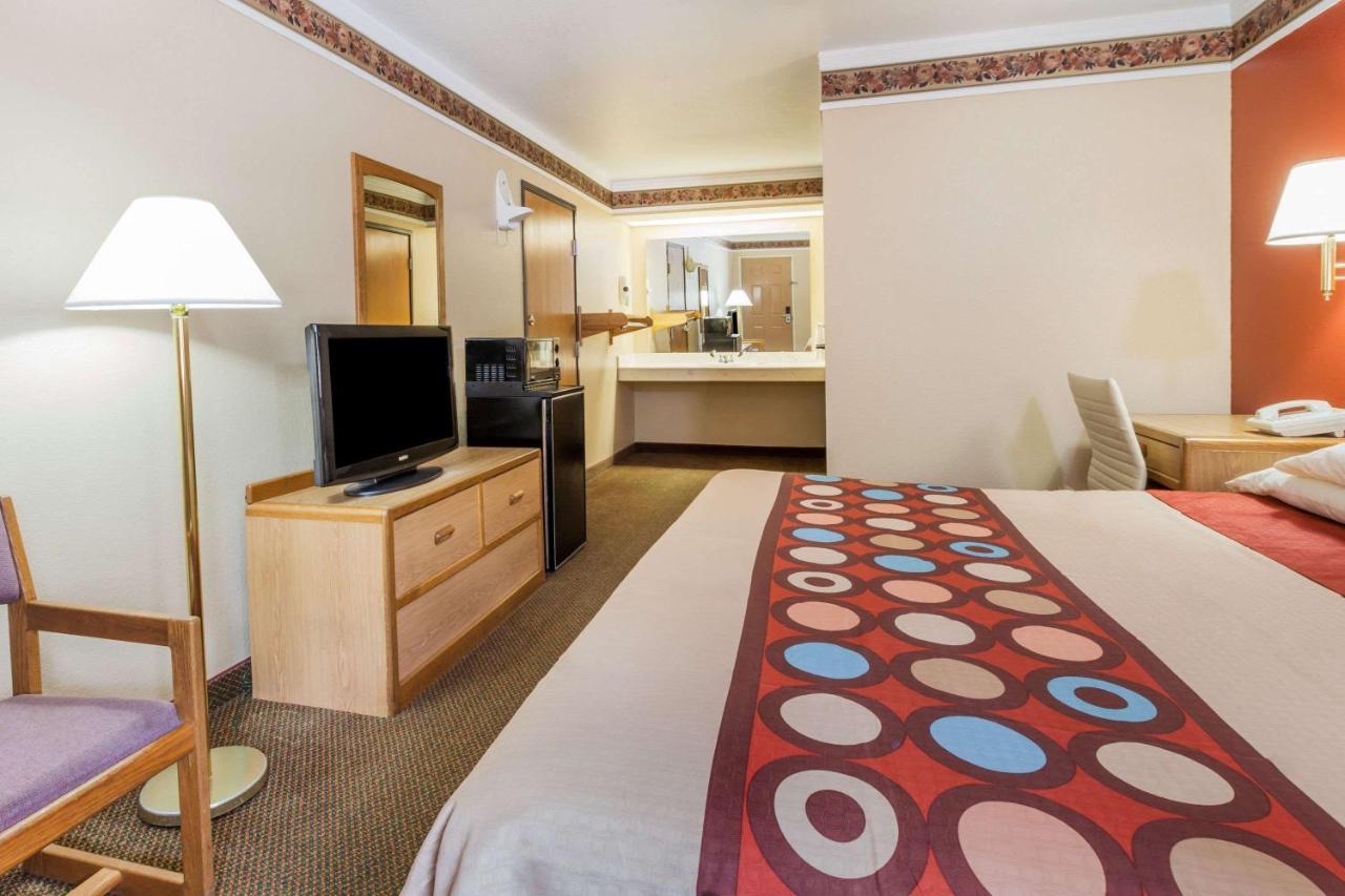  | Super 8 by Wyndham Mount Vernon