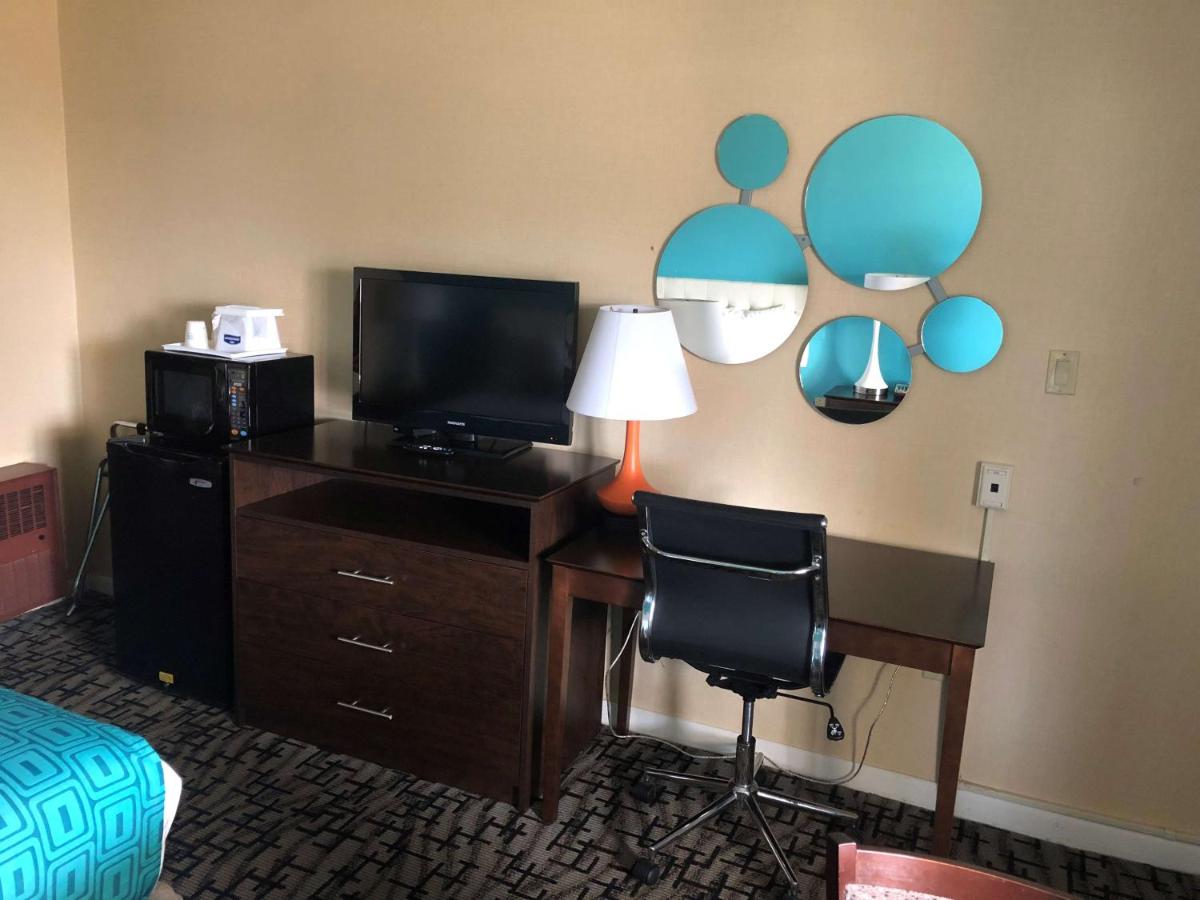 | Howard Johnson by Wyndham Rocky Hill