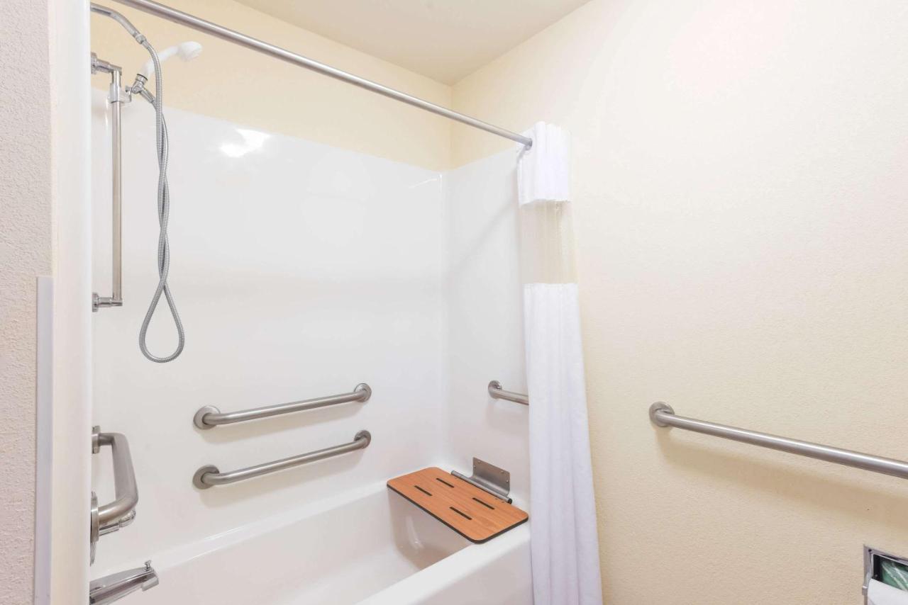 | Super 8 by Wyndham St Robert Ft Leonard Wood Area