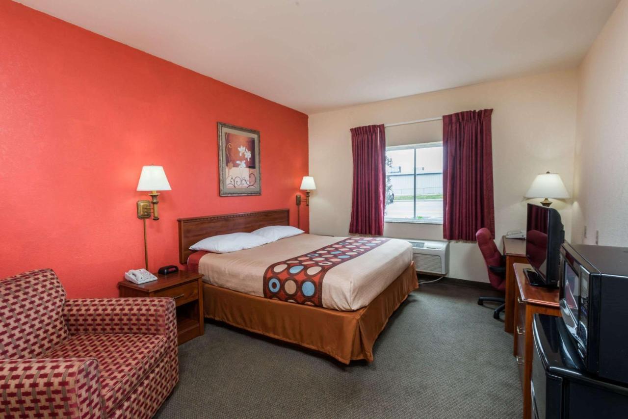 | Super 8 by Wyndham St Robert Ft Leonard Wood Area