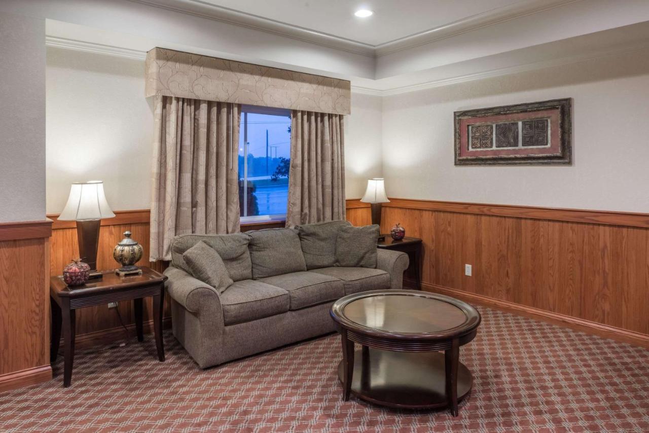 | Super 8 by Wyndham St Robert Ft Leonard Wood Area