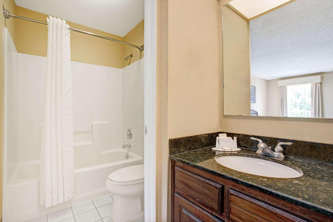 Queen Room with Two Queen Beds - Non-Smoking at Baymont by Wyndham Smithfield