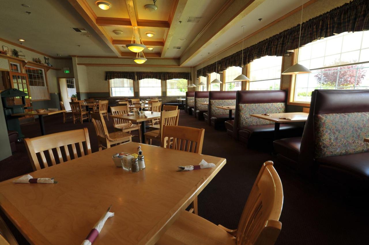 | Shilo Inn Suites Hotel - Nampa Suites