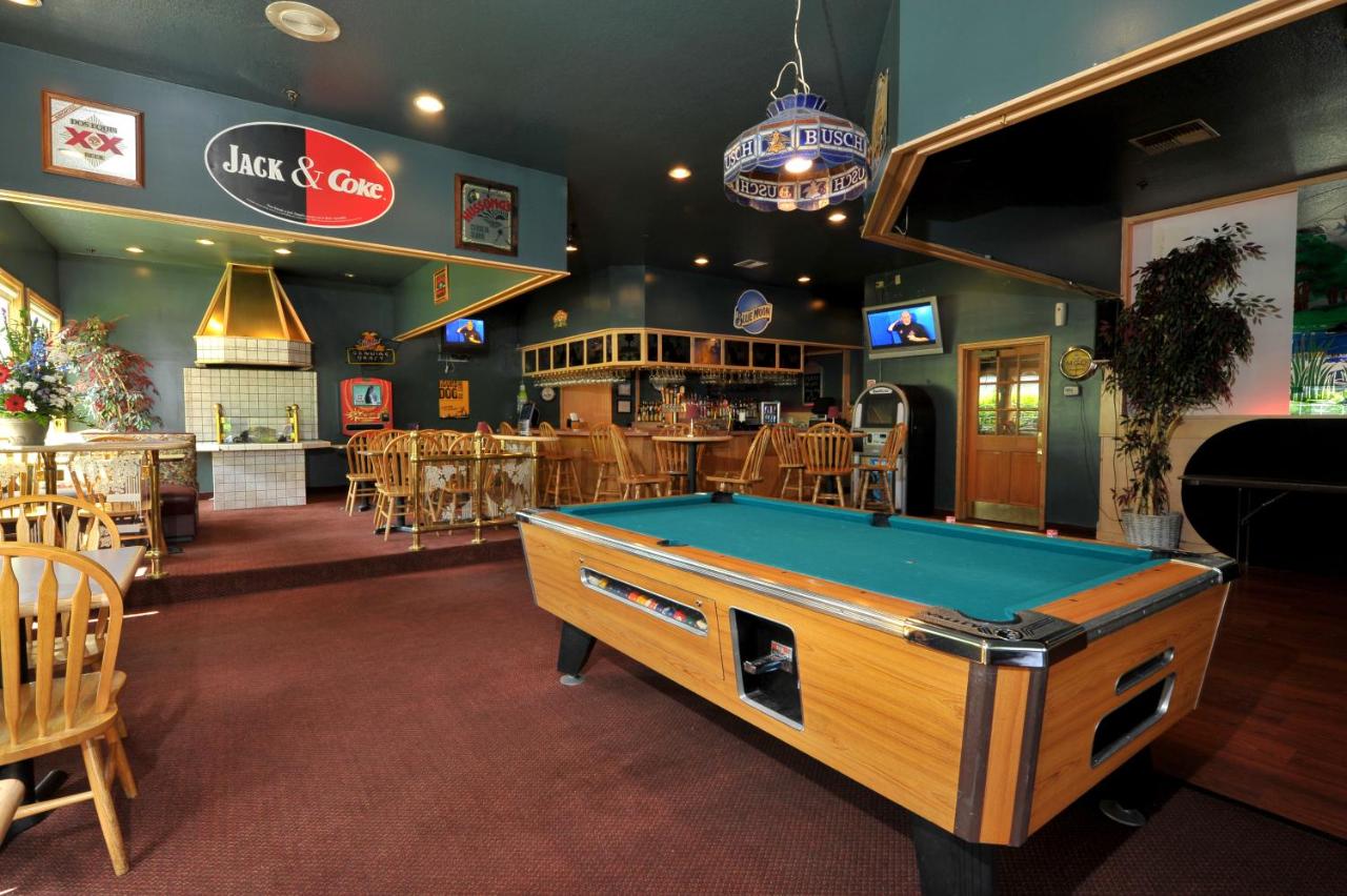 | Shilo Inn Suites Hotel - Nampa Suites