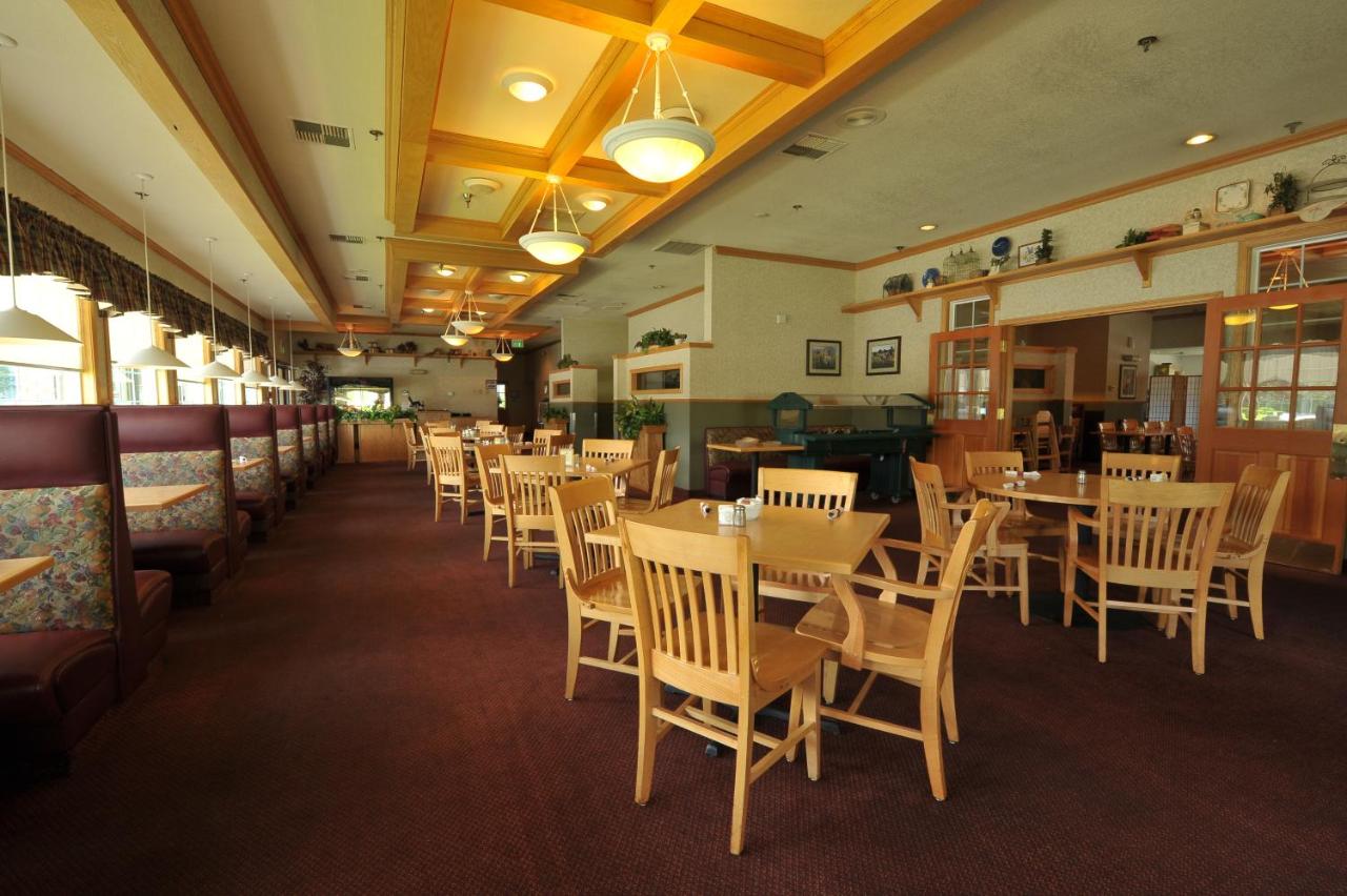 | Shilo Inn Suites Hotel - Nampa Suites
