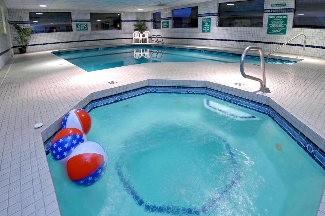 | Shilo Inn Suites Hotel - Nampa Suites