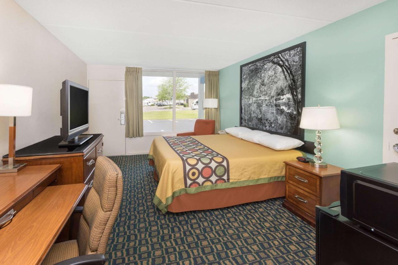 | Super 8 by Wyndham Kingsland