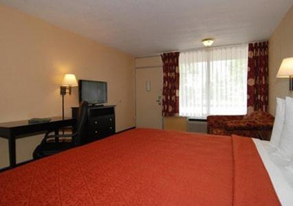 King Room - Smoking at Quality Inn Ada near University