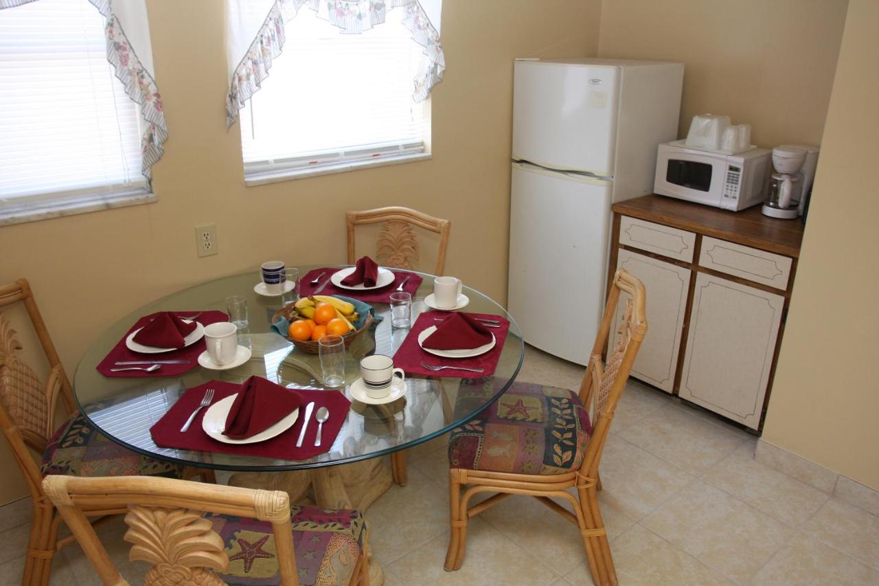 Standard Double Room with Kitchenette at Makai Beach Lodge