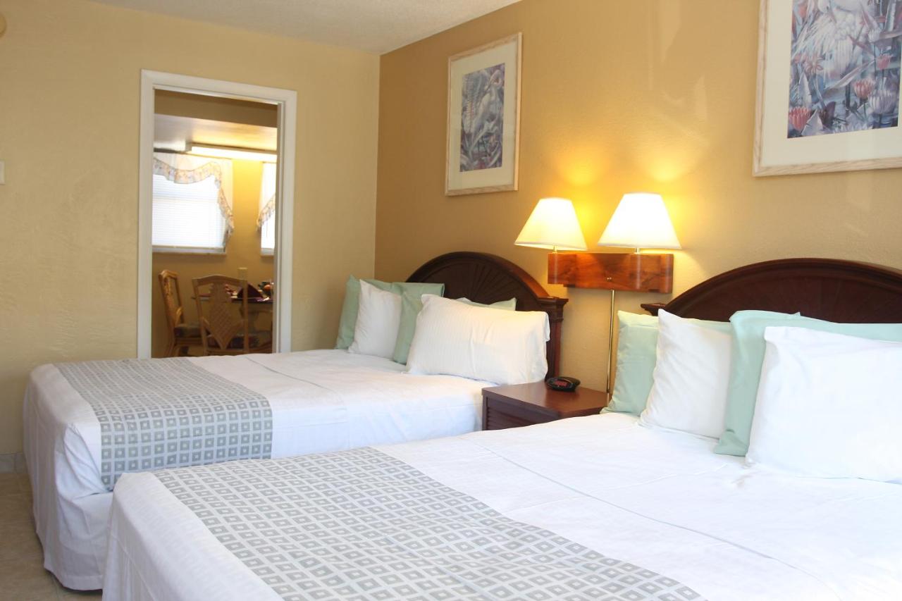 Double Room with Kitchenette and Partial Ocean View at Makai Beach Lodge