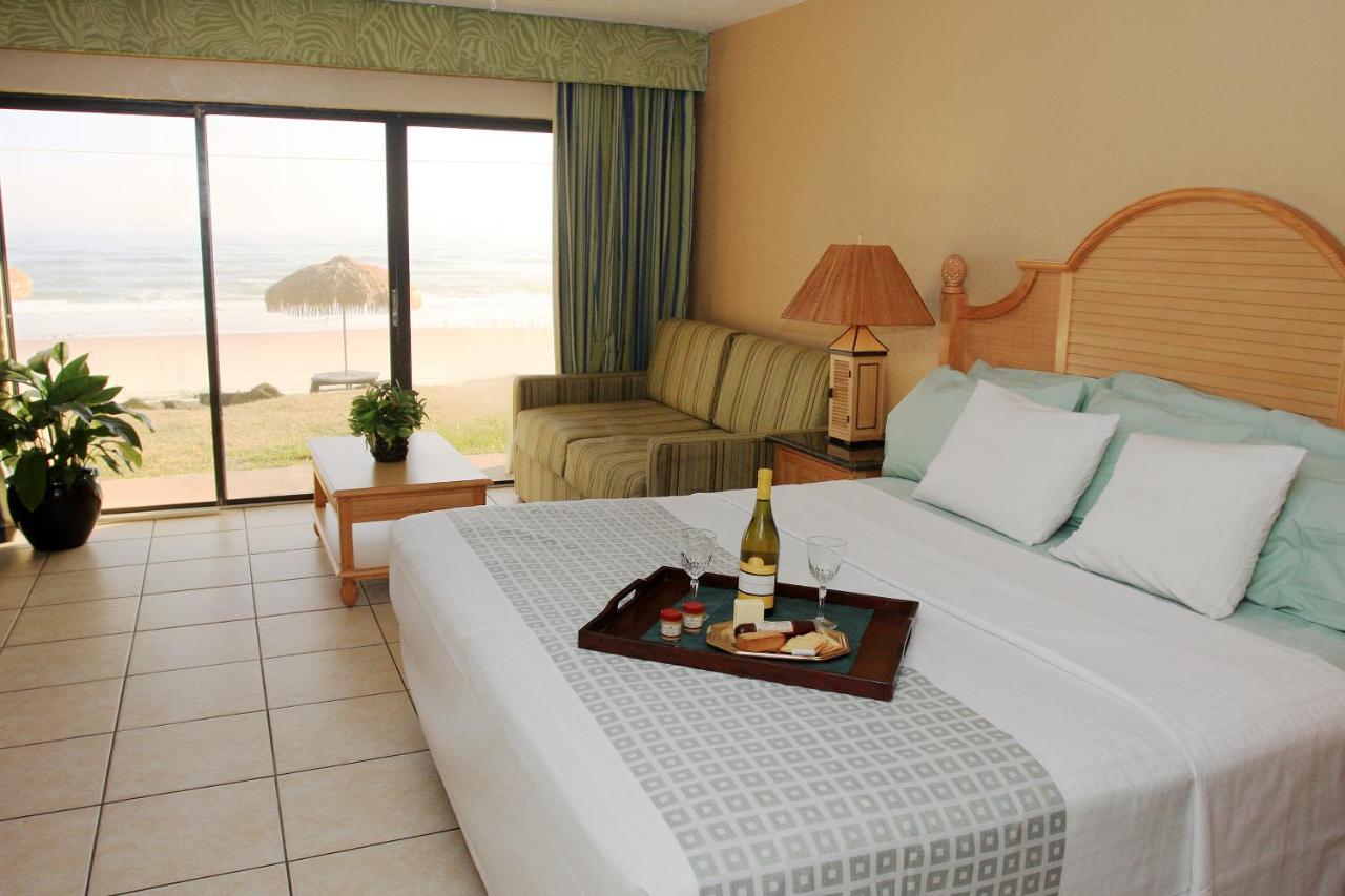 King Room with Ocean Front View at Makai Beach Lodge