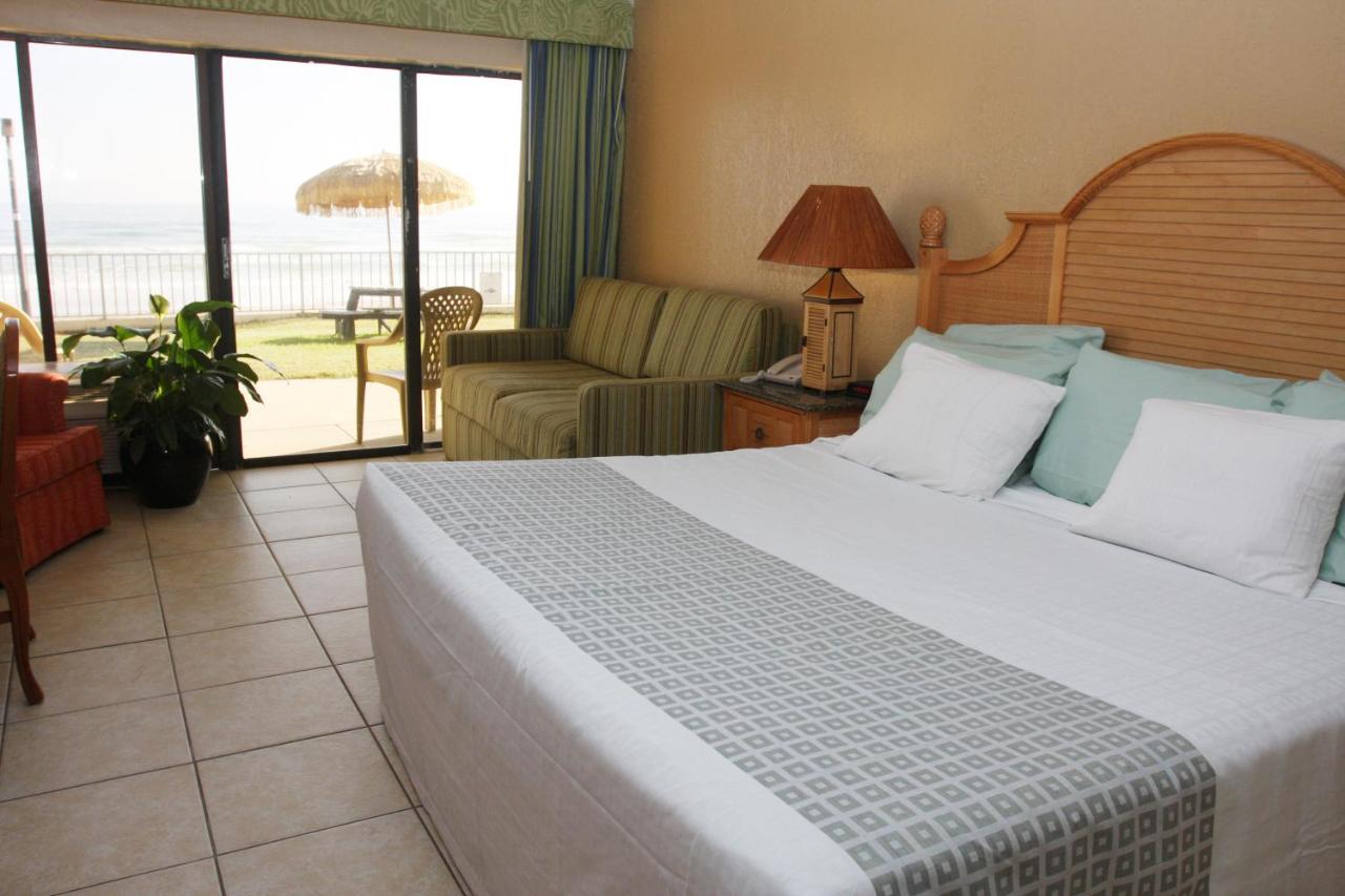 King Room with Ocean Front View at Makai Beach Lodge