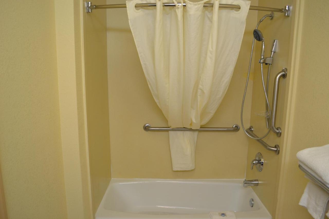 | Red Carpet Inn Newark - Irvington NJ