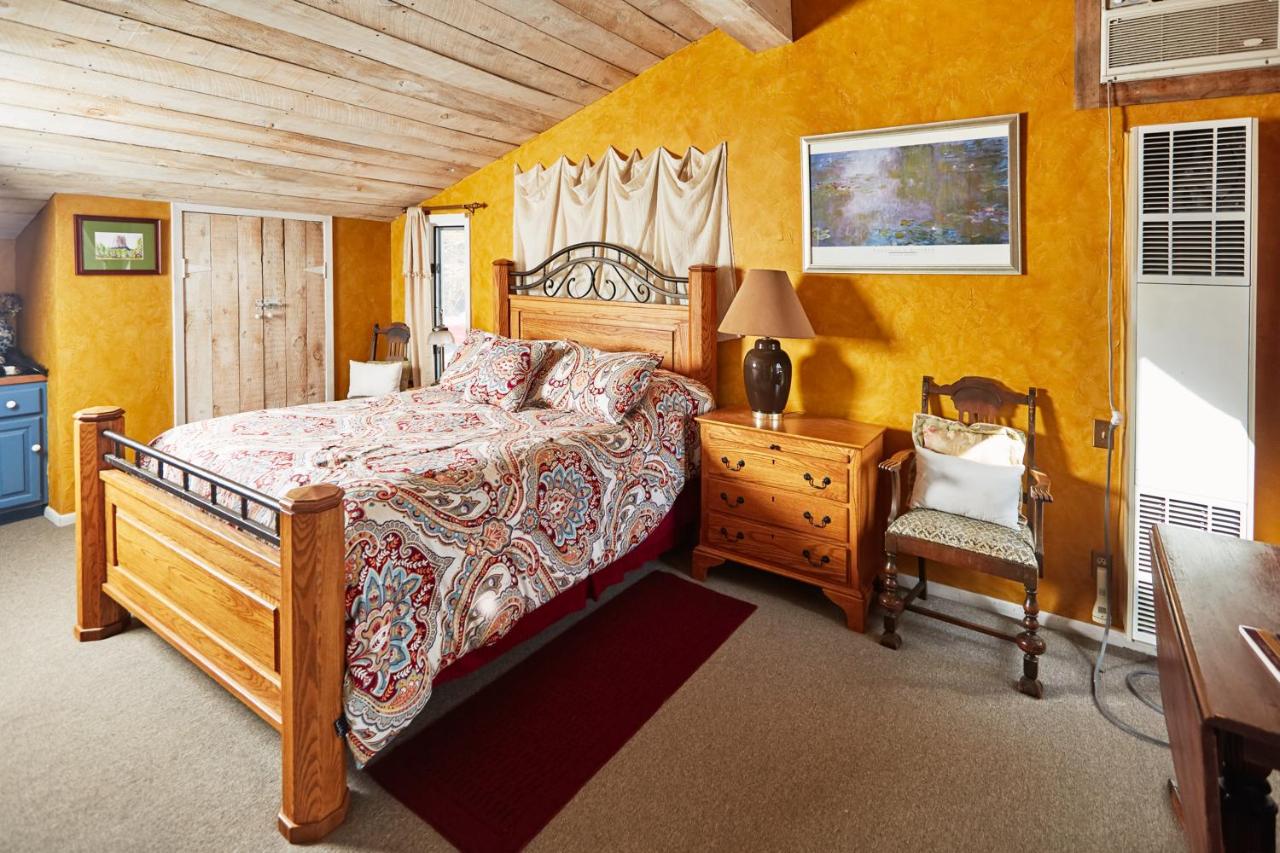 | Devils Tower Lodge