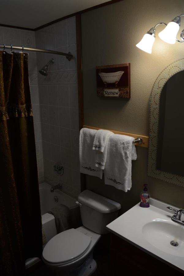 | A Hyde Away Inn B&B