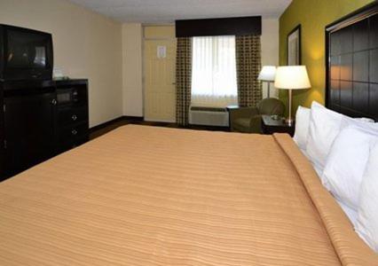 Double Room with Two Double Beds - Smoking at Quality Inn Greenwood Hwy 25