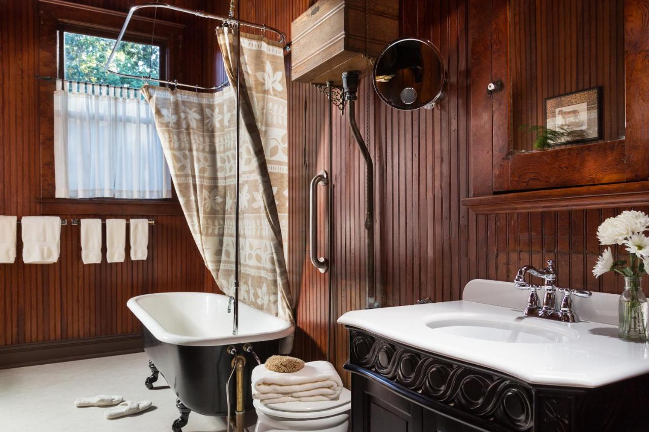 | Magnolia Springs Bed and Breakfast