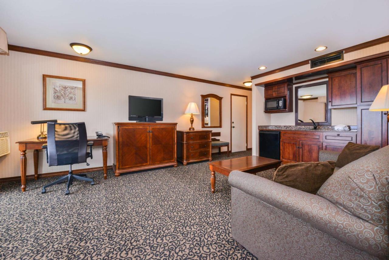 | Best Western Edgewater Resort