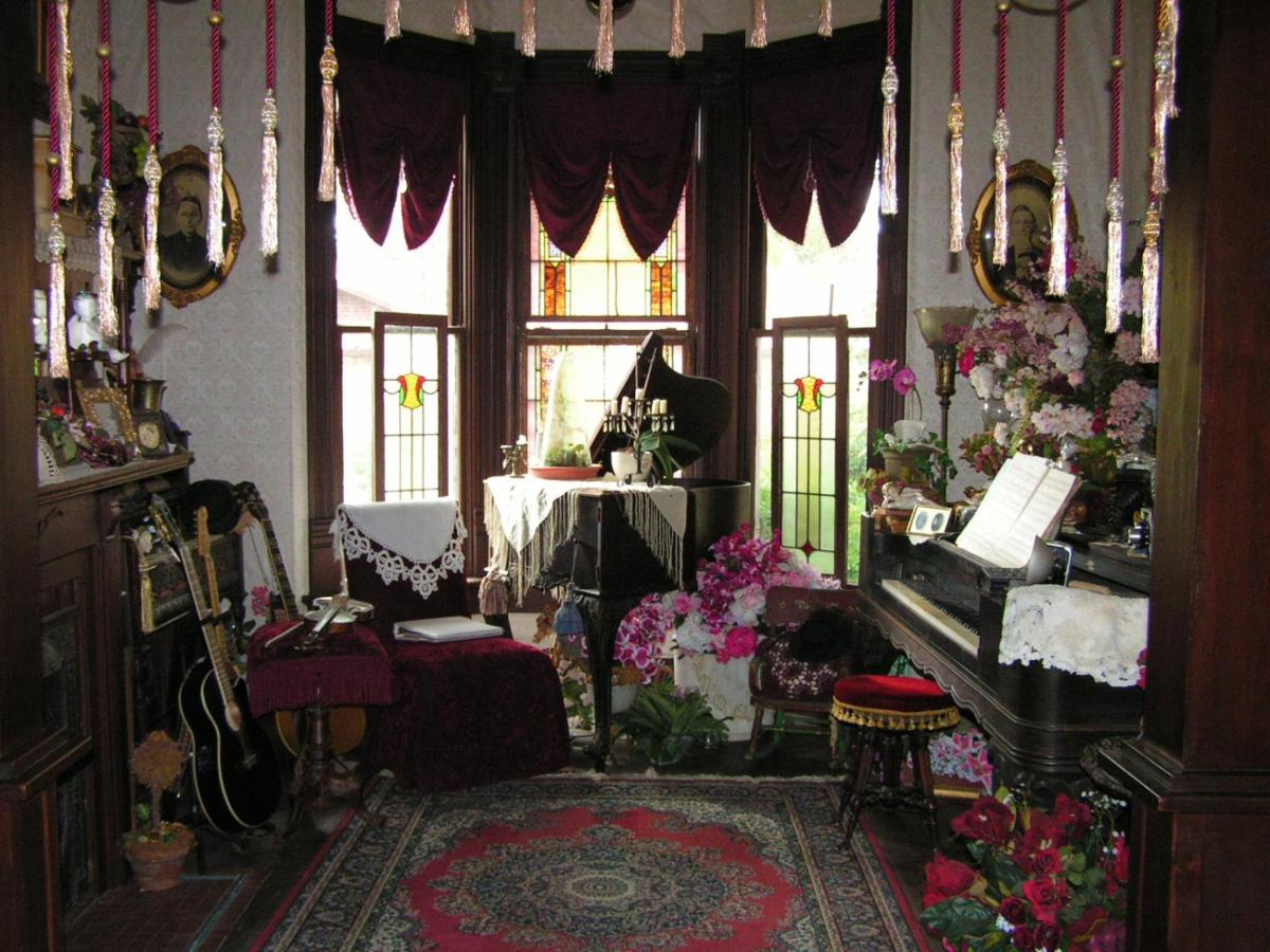  | Carleton House Bed and Breakfast