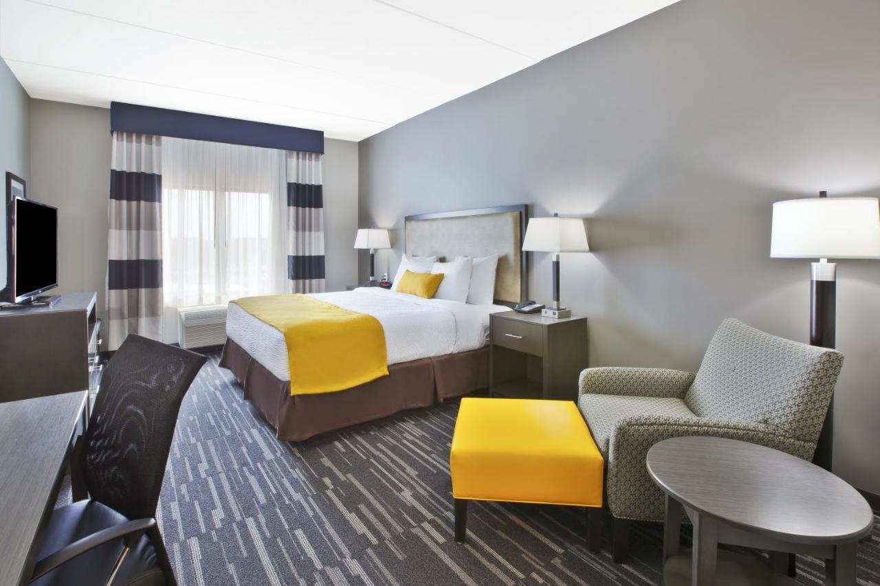 King Room - Mobility Accessible at Best Western Plus Cranberry-Pittsburgh North