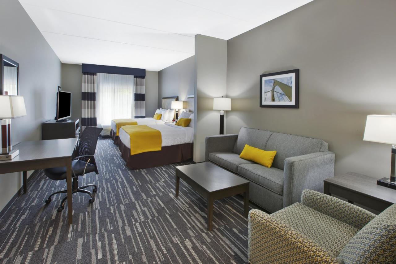 Queen Suite with Two Queen Beds with Sofa Bed at Best Western Plus Cranberry-Pittsburgh North