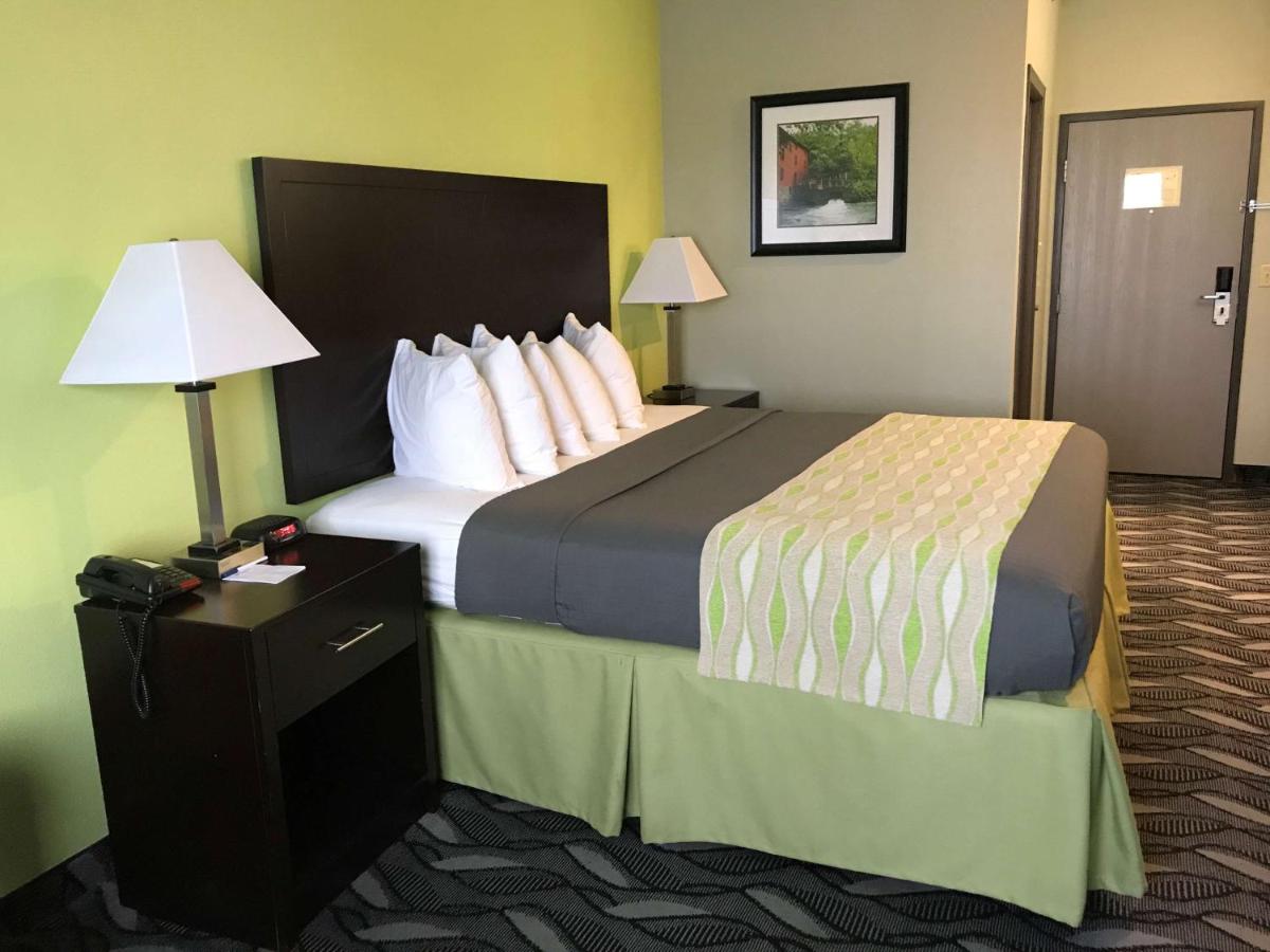 King Room at Best Western Mt.Vernon Inn
