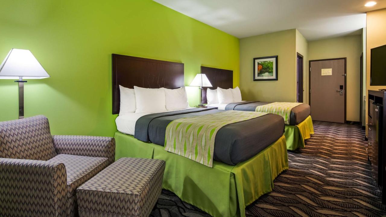 Queen Room with Two Queen Beds at Best Western Mt.Vernon Inn