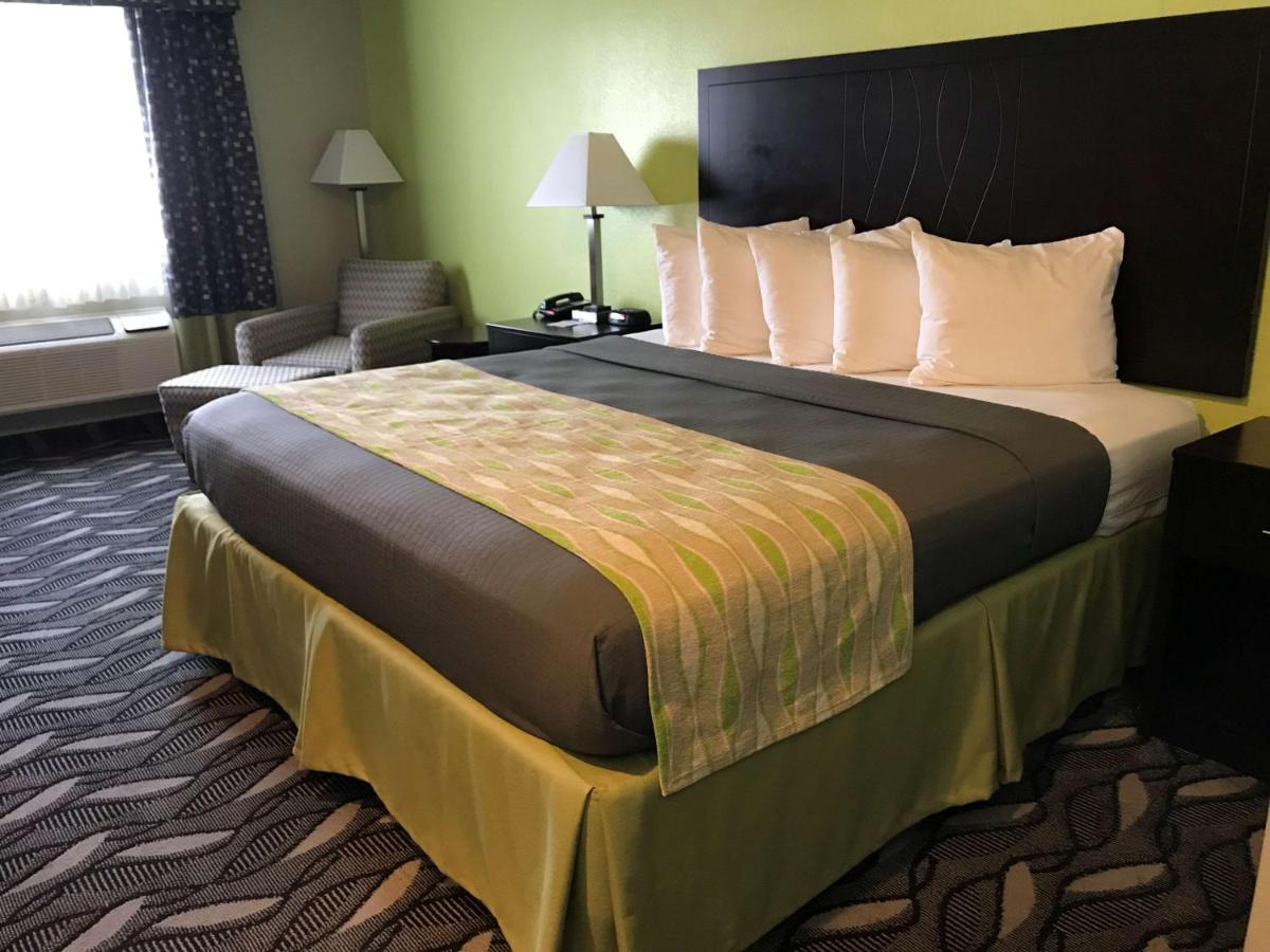 King Room at Best Western Mt.Vernon Inn