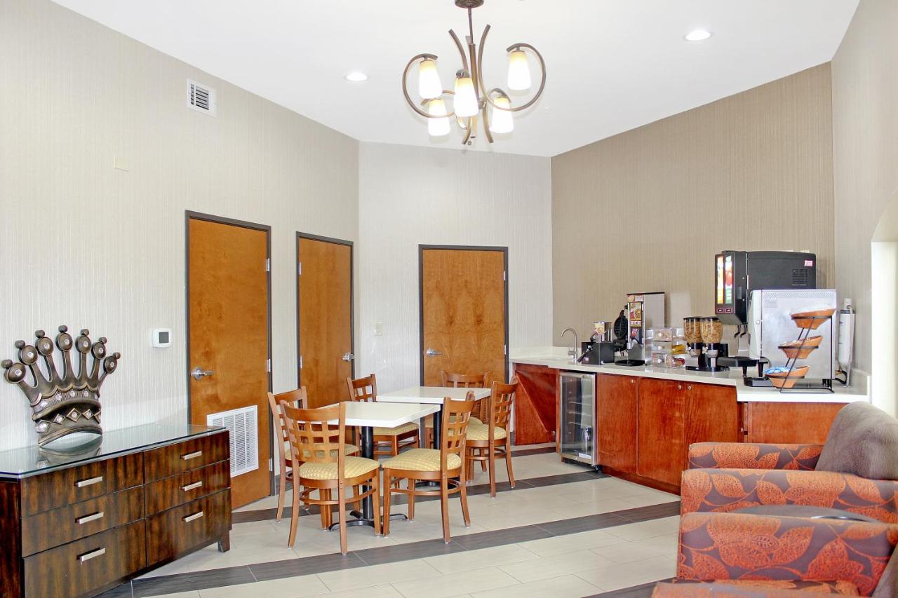 | Palacio Royale Houston NW at Beltway 8