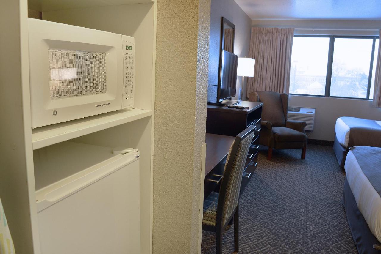 Superior Queen Room at Riversage Billings Inn