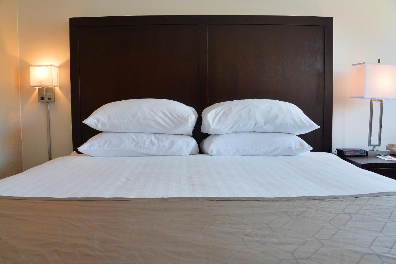 Superior King Room at Riversage Billings Inn