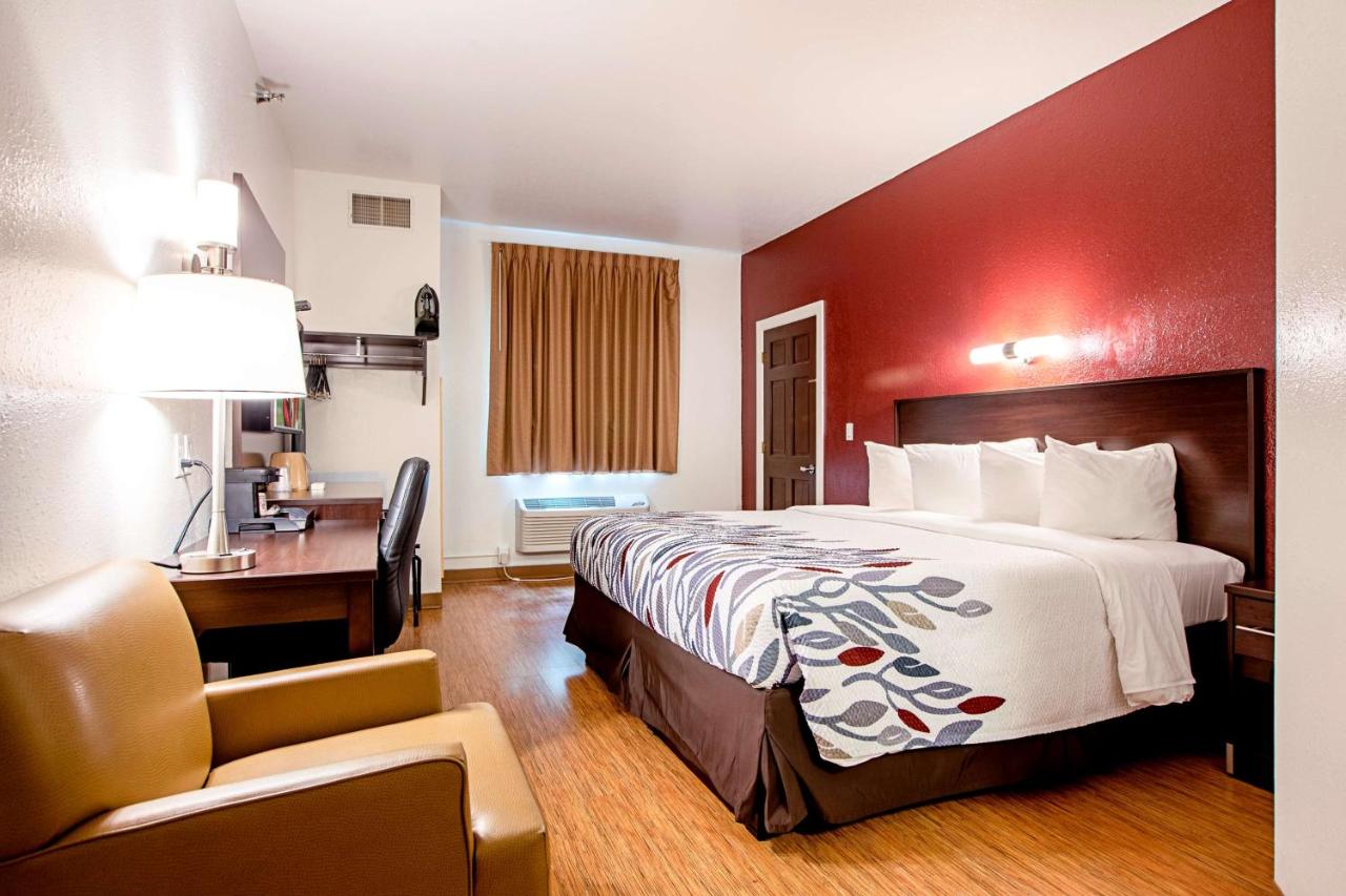  | Seasons Inn Traverse City