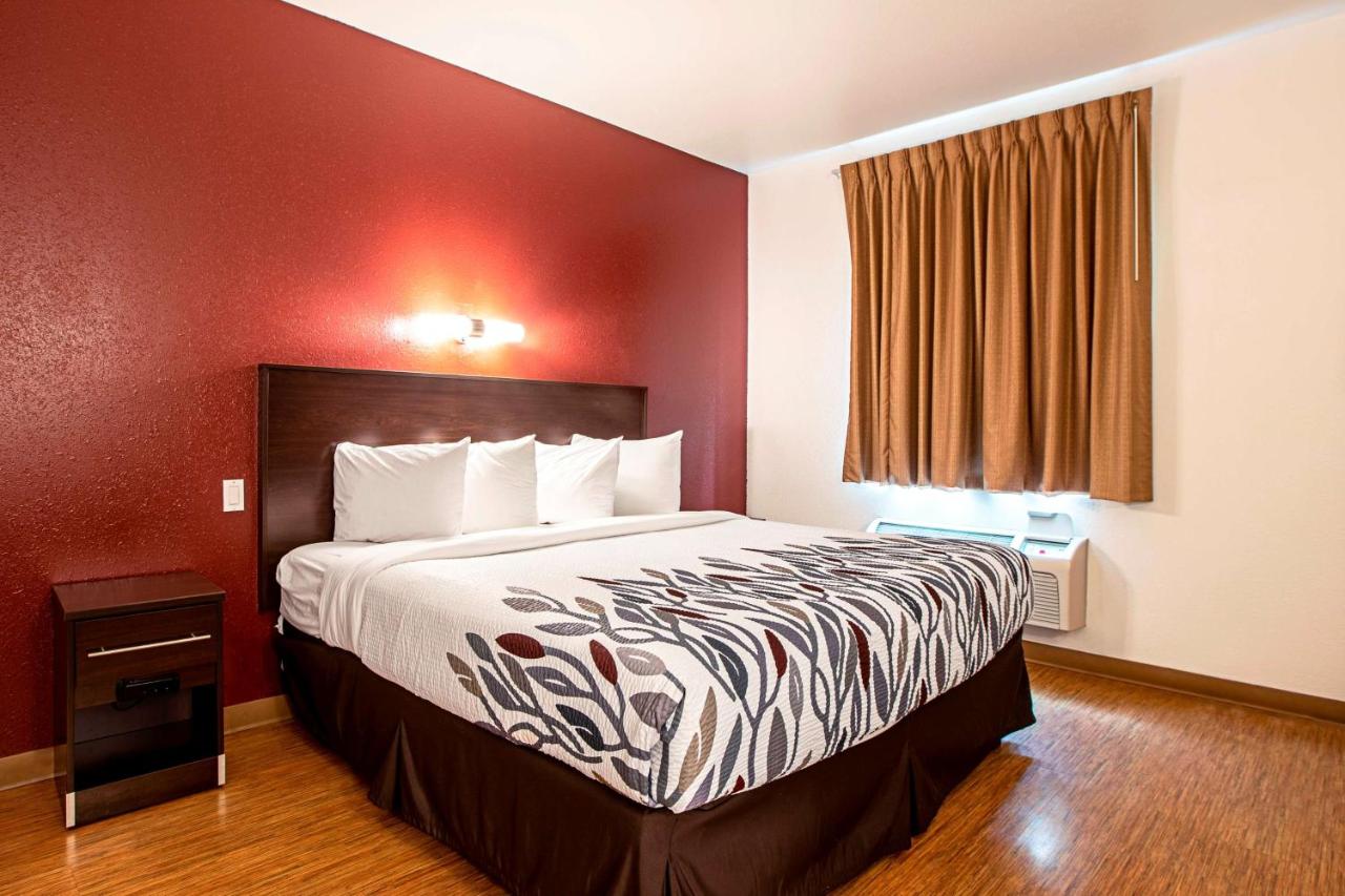  | Seasons Inn Traverse City
