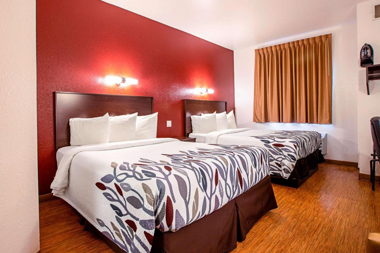  | Seasons Inn Traverse City
