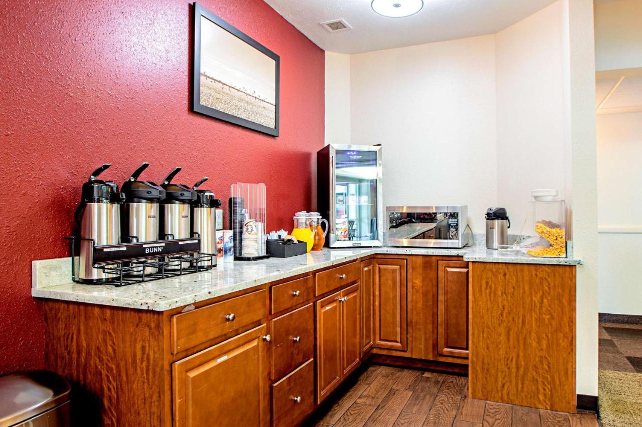  | Seasons Inn Traverse City